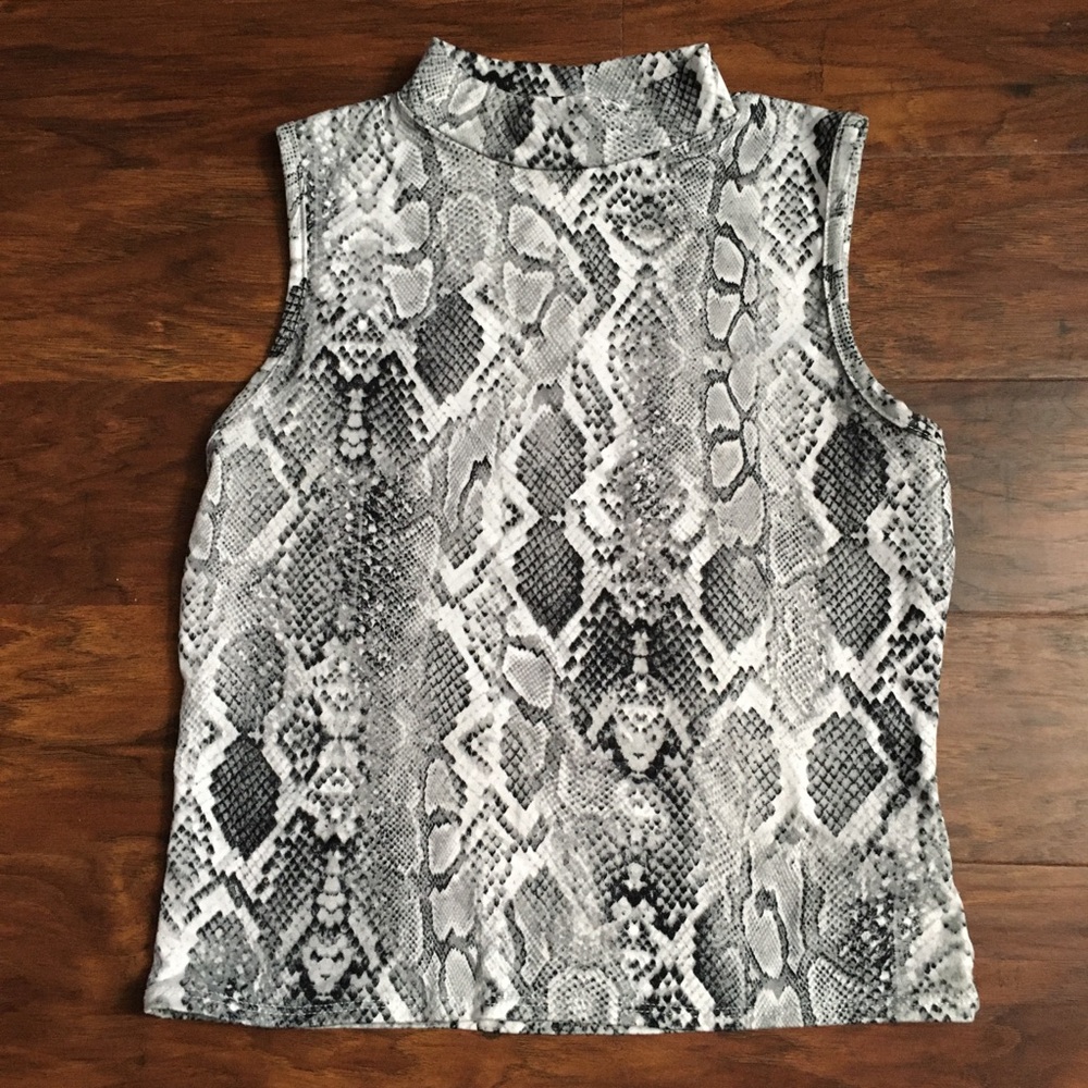 Pinc jrs large snakeskin sleeveless top